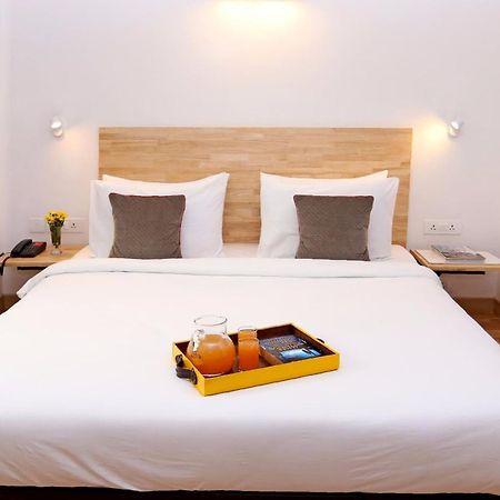 Hotel Oyo Townhouse 012 Kaushambi Metro Ghaziabad Extérieur photo