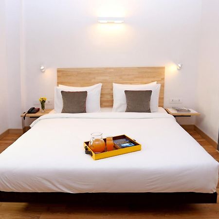 Hotel Oyo Townhouse 012 Kaushambi Metro Ghaziabad Extérieur photo
