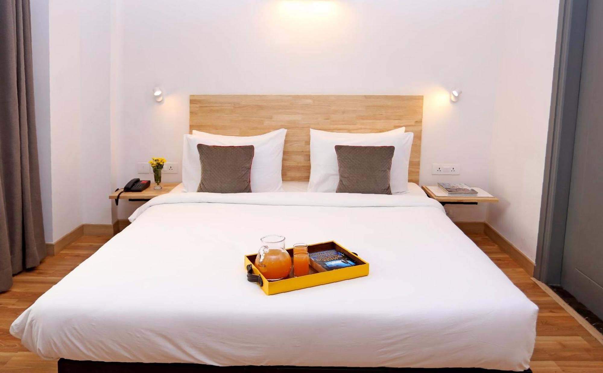 Hotel Oyo Townhouse 012 Kaushambi Metro Ghaziabad Extérieur photo