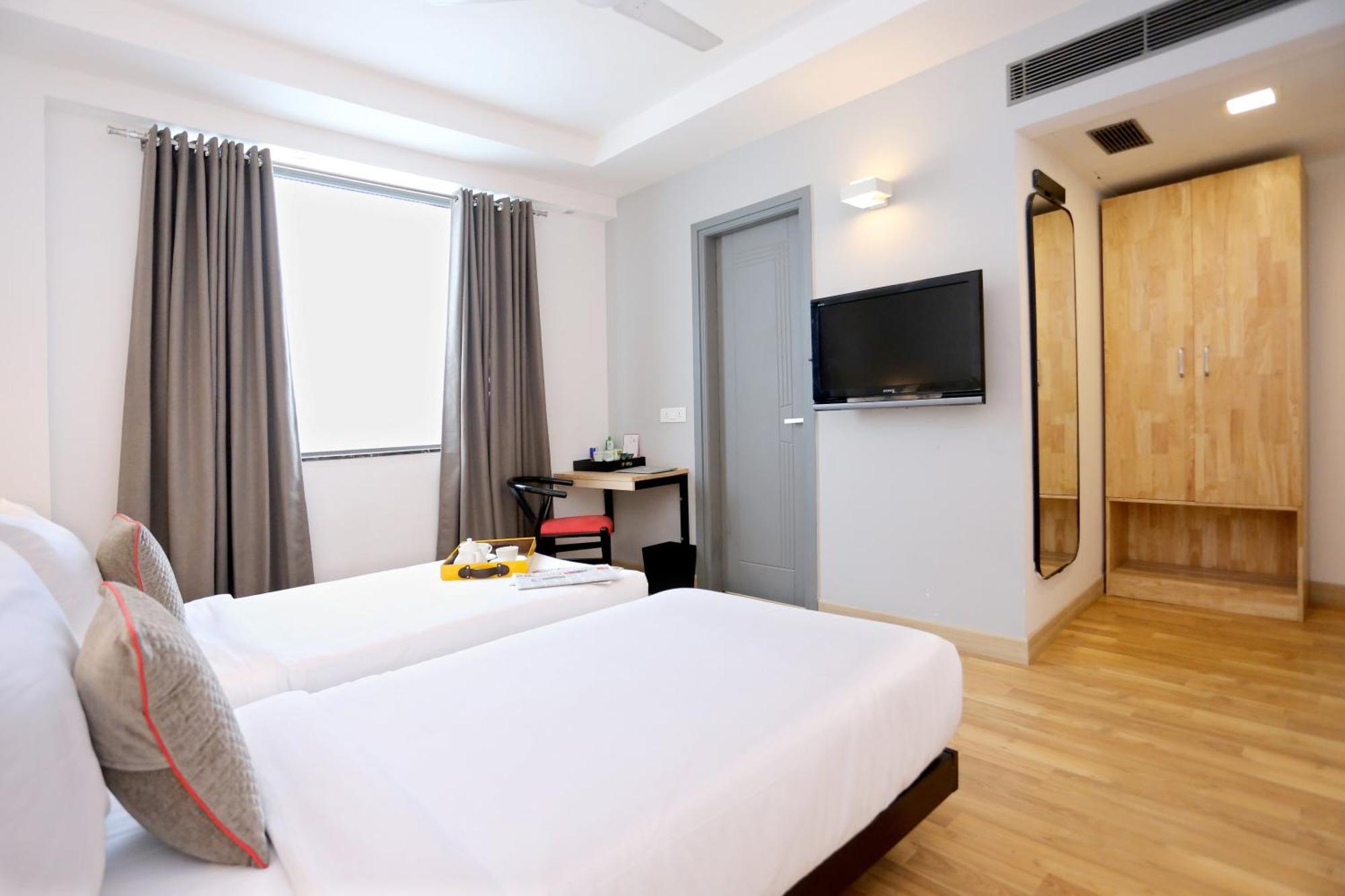 Hotel Oyo Townhouse 012 Kaushambi Metro Ghaziabad Extérieur photo