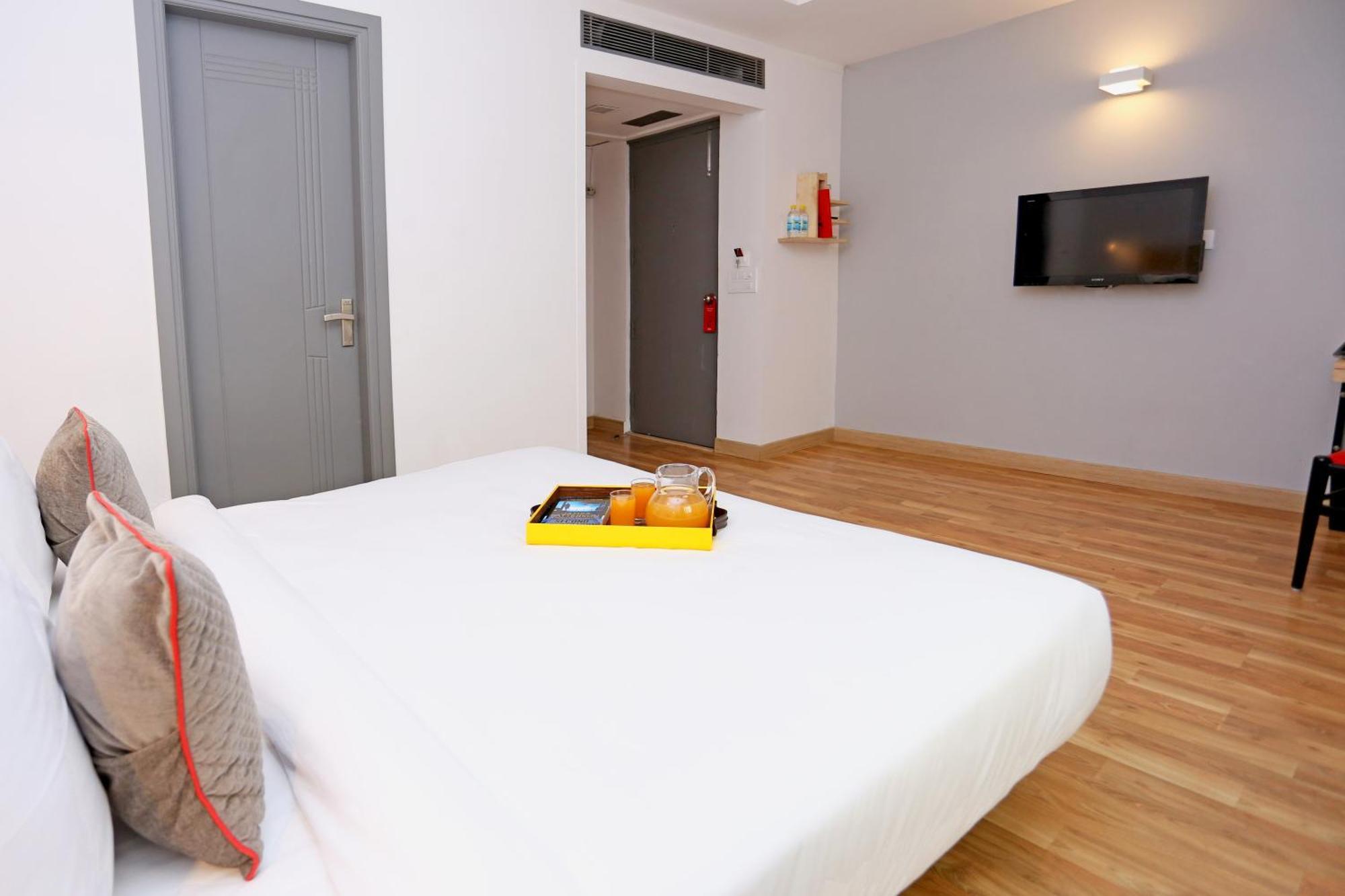 Hotel Oyo Townhouse 012 Kaushambi Metro Ghaziabad Extérieur photo