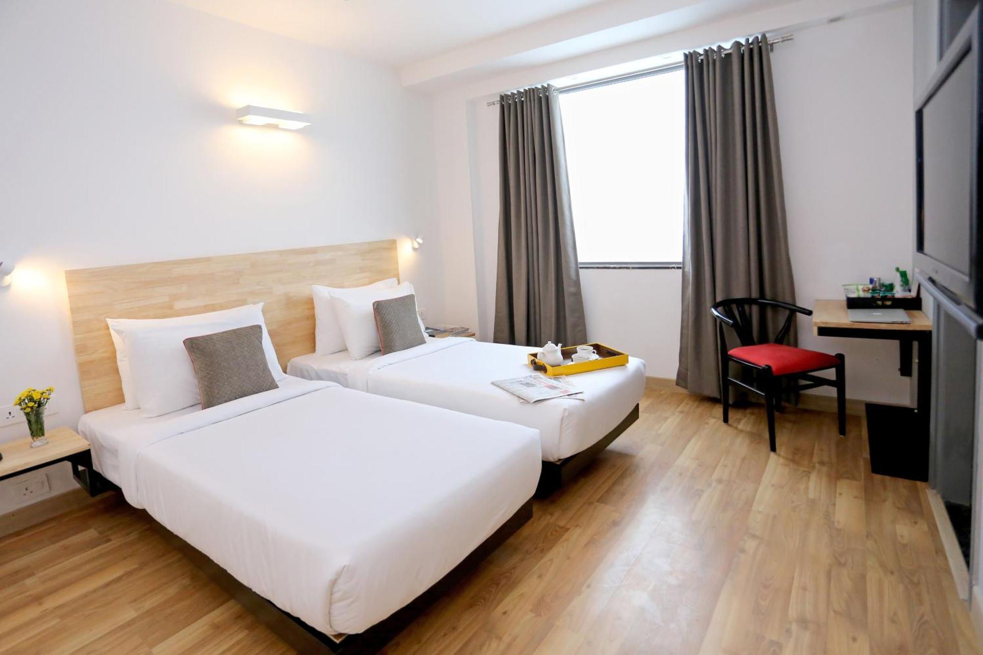 Hotel Oyo Townhouse 012 Kaushambi Metro Ghaziabad Extérieur photo